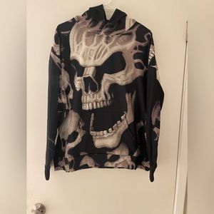 Lightweight polyester skull sweater